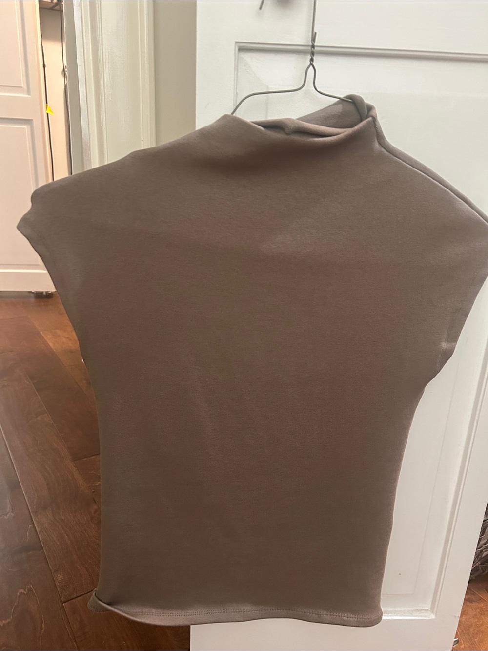 2025 Zara brown top shirt L slim fitting NEW